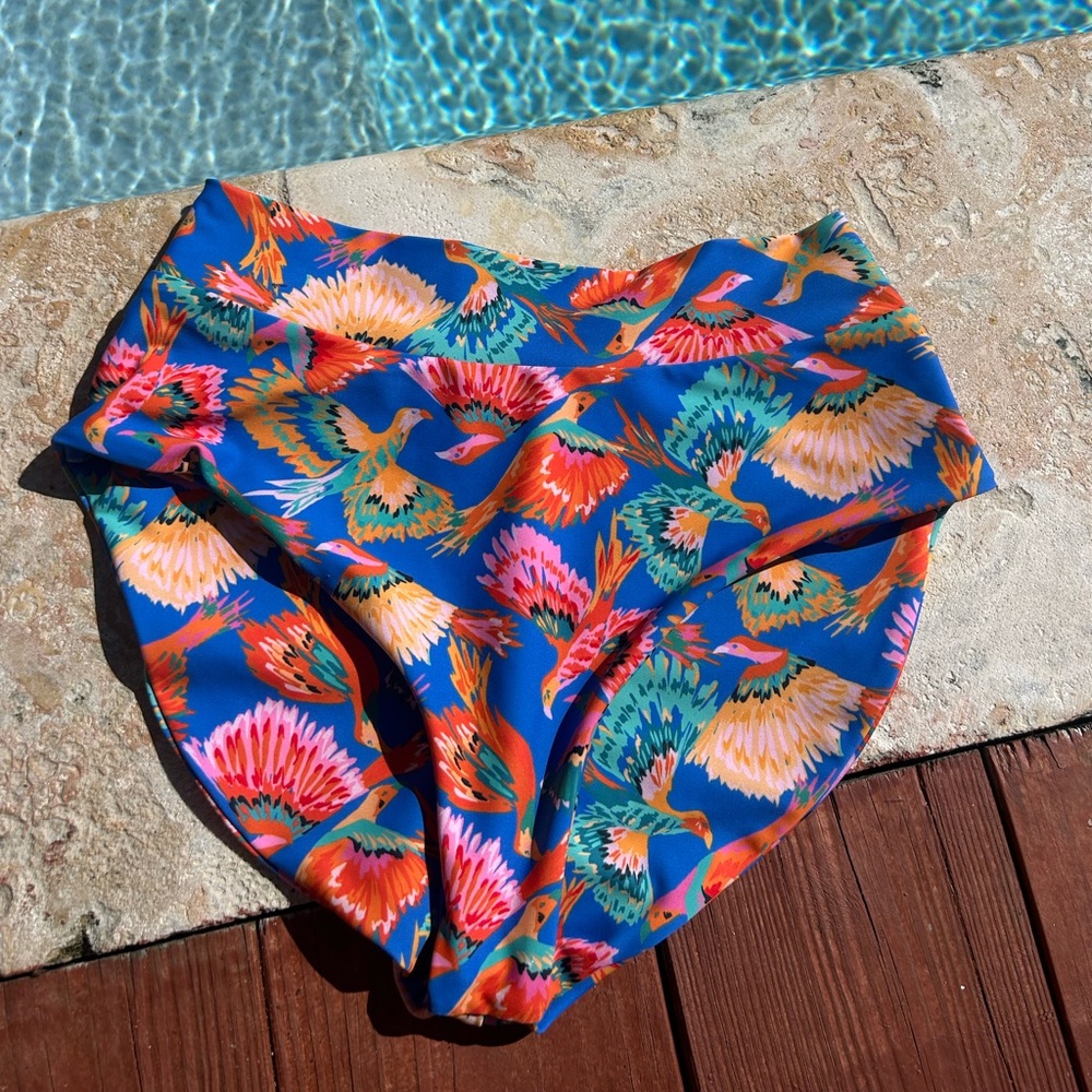 Skatie Scarlette High-Waist Bottoms in Paraíso